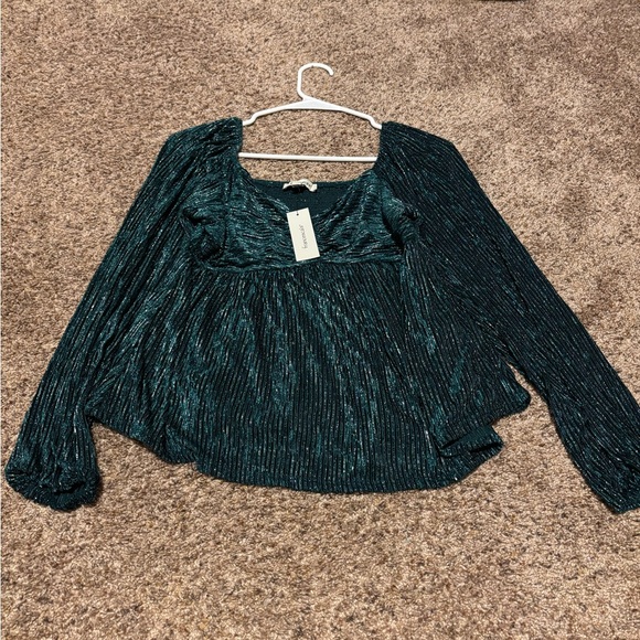 Francesca's Collections Green Ruched Long Sleeve Peplum Blouse - Picture 1 of 4